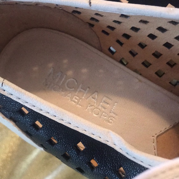 Michael Kors Beautiful shoes - Picture 2 of 5